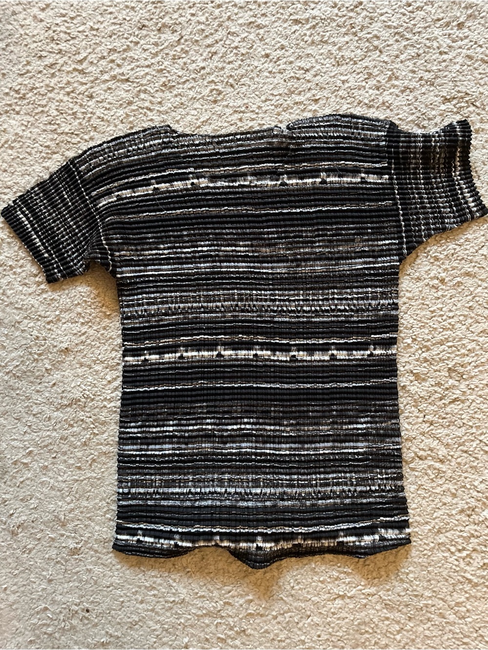 Issy Miyake pleats - Short Sleeve Top - Black & White